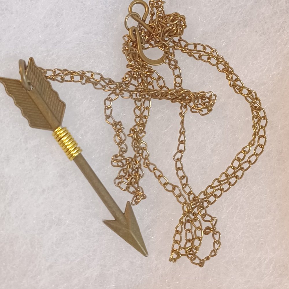 arrow pendant necklace